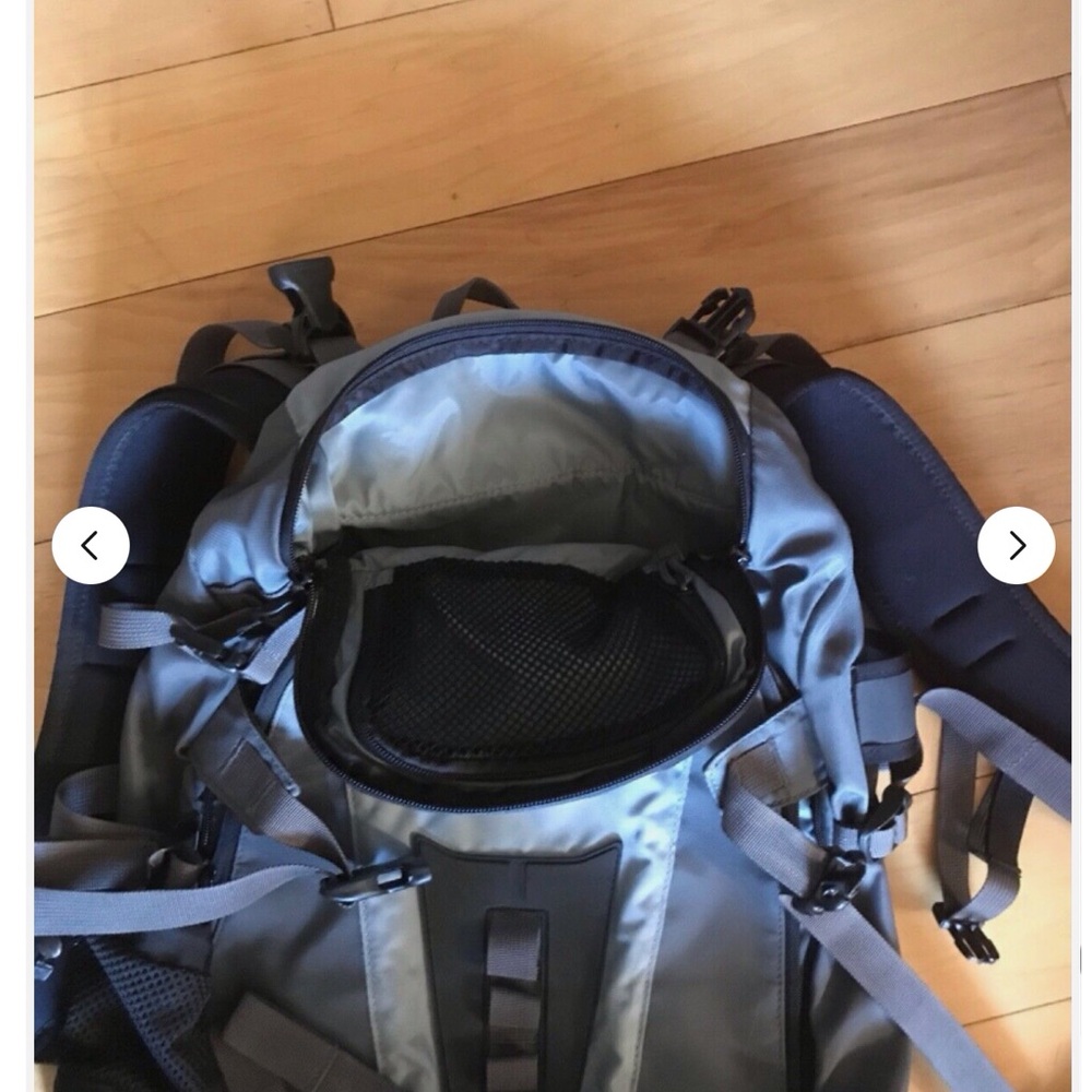 Dakine Ridge Backpack in Gray and Black - Picture 5 of 6